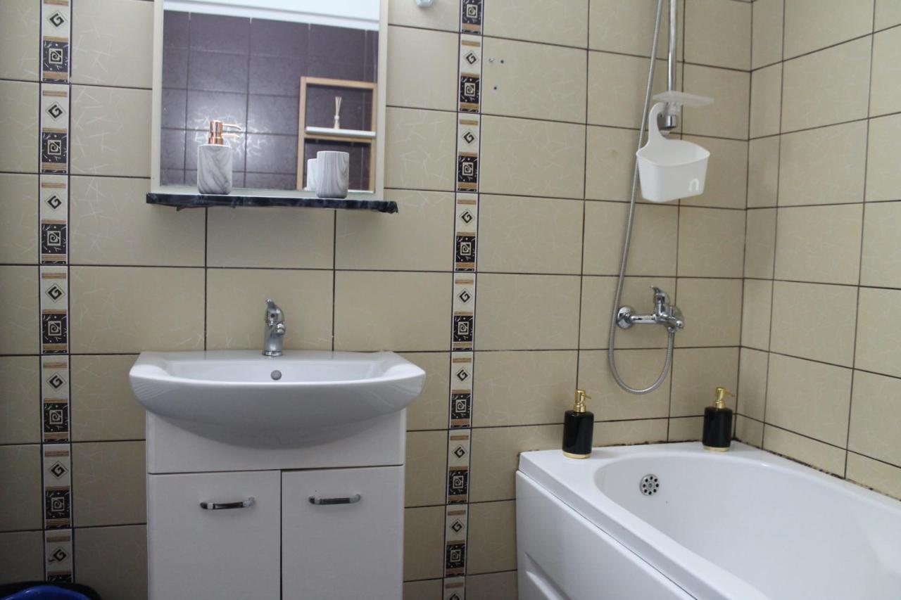 Yua'Shomes-Bussiness And Travel Apartment คลูจ-นาโปกา ภายนอก รูปภาพ